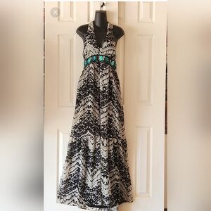 Elegant Black and White Maxi Dress